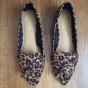 NEW - Pointed toe leopard tassel loafers